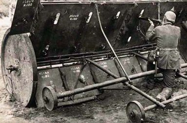 A Russian adjustable mobile shield captured by the Germans, 1914