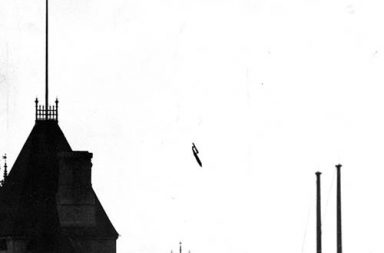 A V-1, “buzz bomb”, plunging toward central London, 1945.
