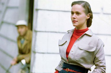 Genevieve Naylor's post-war fashion photos in stunning colors, 1945-1959