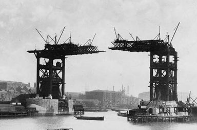 The innovative construction of London's Tower Bridge seen through old photographs, 1881-1895