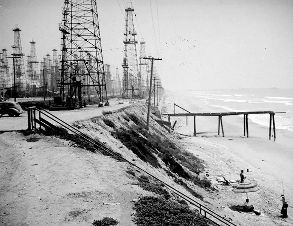 oil derricks california old photos