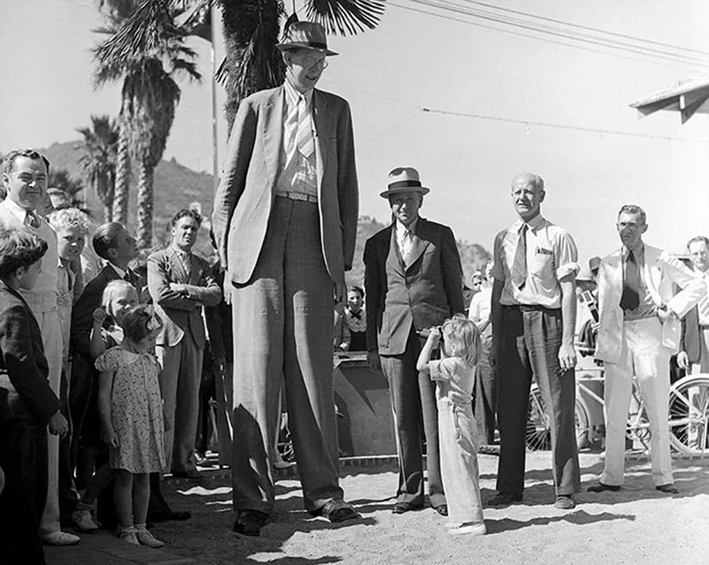 Robert Wadlow The Tallest Man In History Seen Through Stunning Robert Wadlow The Tallest Man In History Seen Through Stunning
