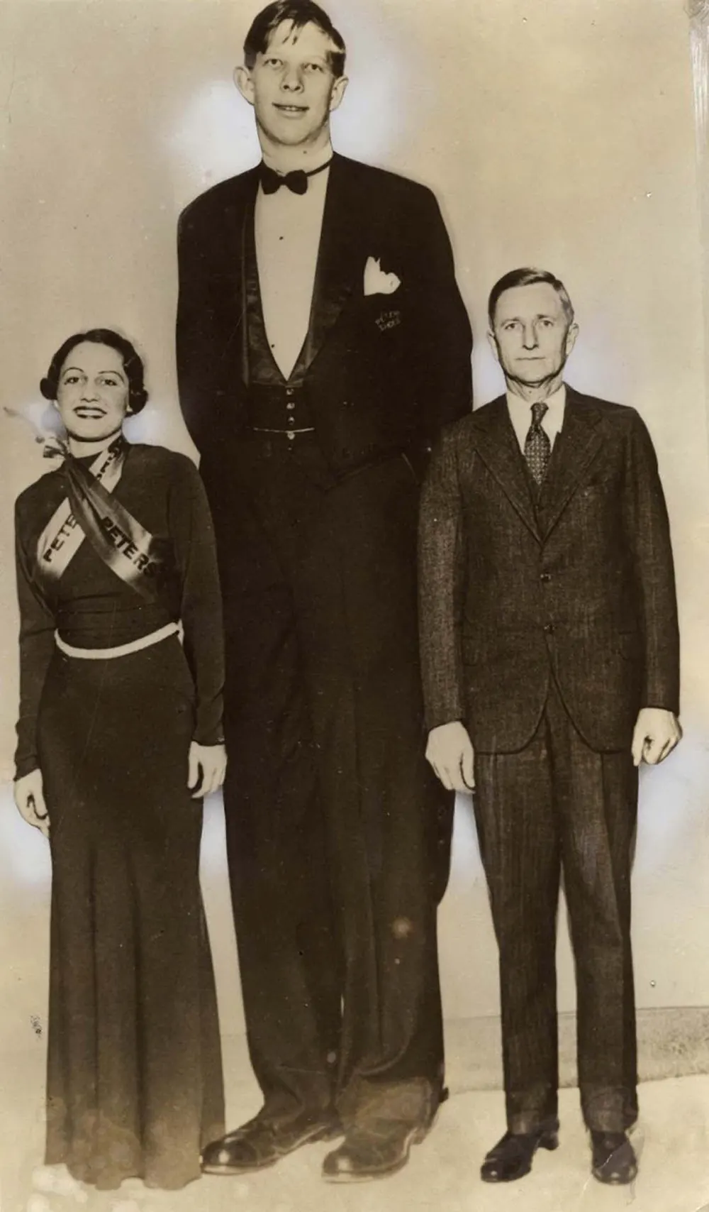 Statue De Robert Pershing Wadlow OurTravelPics Travel Photos Statue De Robert Pershing Wadlow OurTravelPics Travel Photos