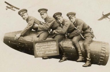 Goofy vintage photos of World War One soldiers posing with fake military props, 1914-1930