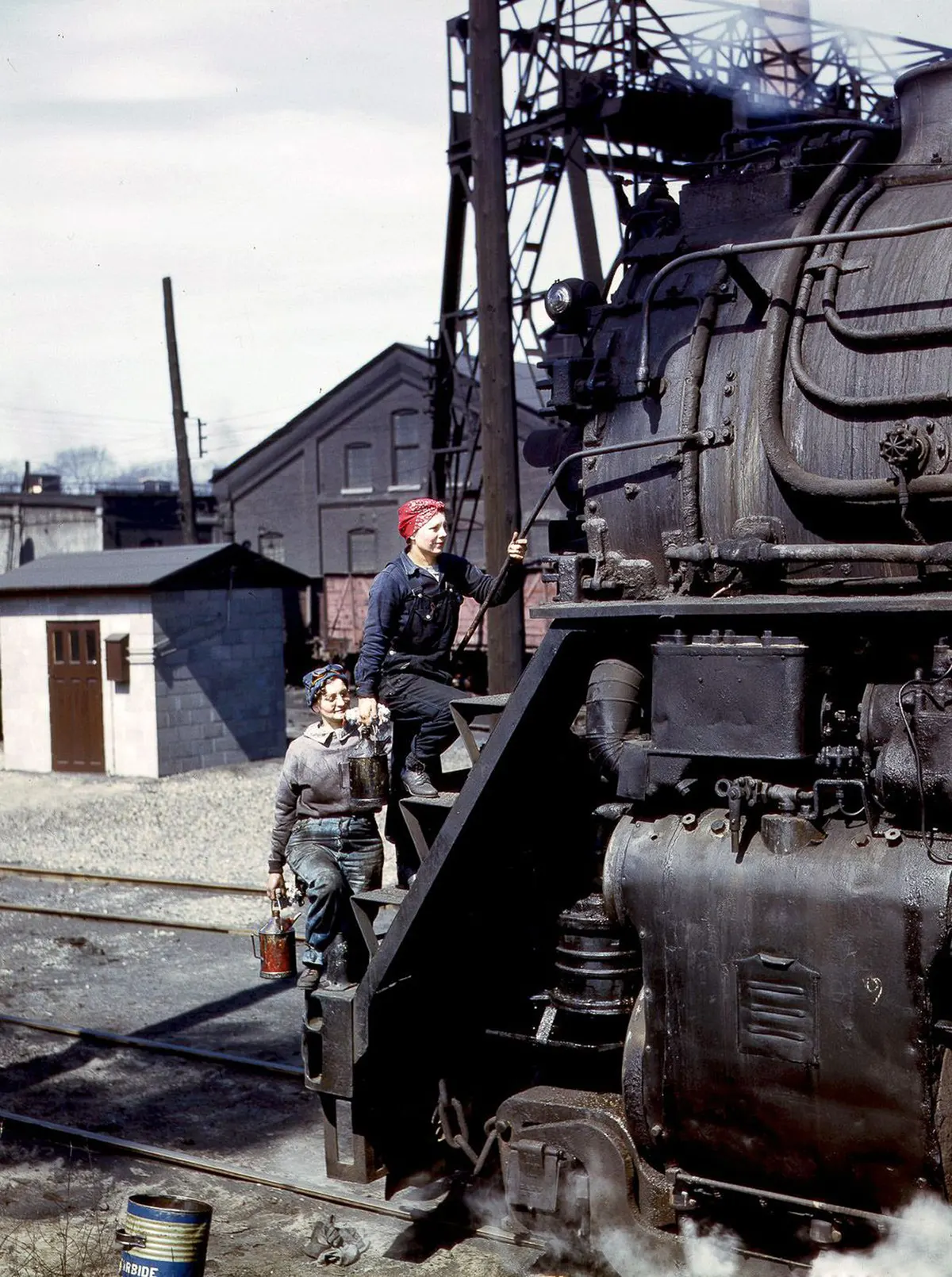 american railroad women ww2