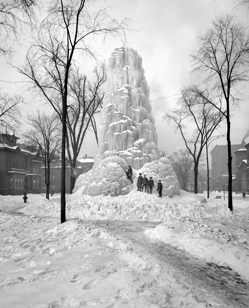 Detroit ice fountain photos