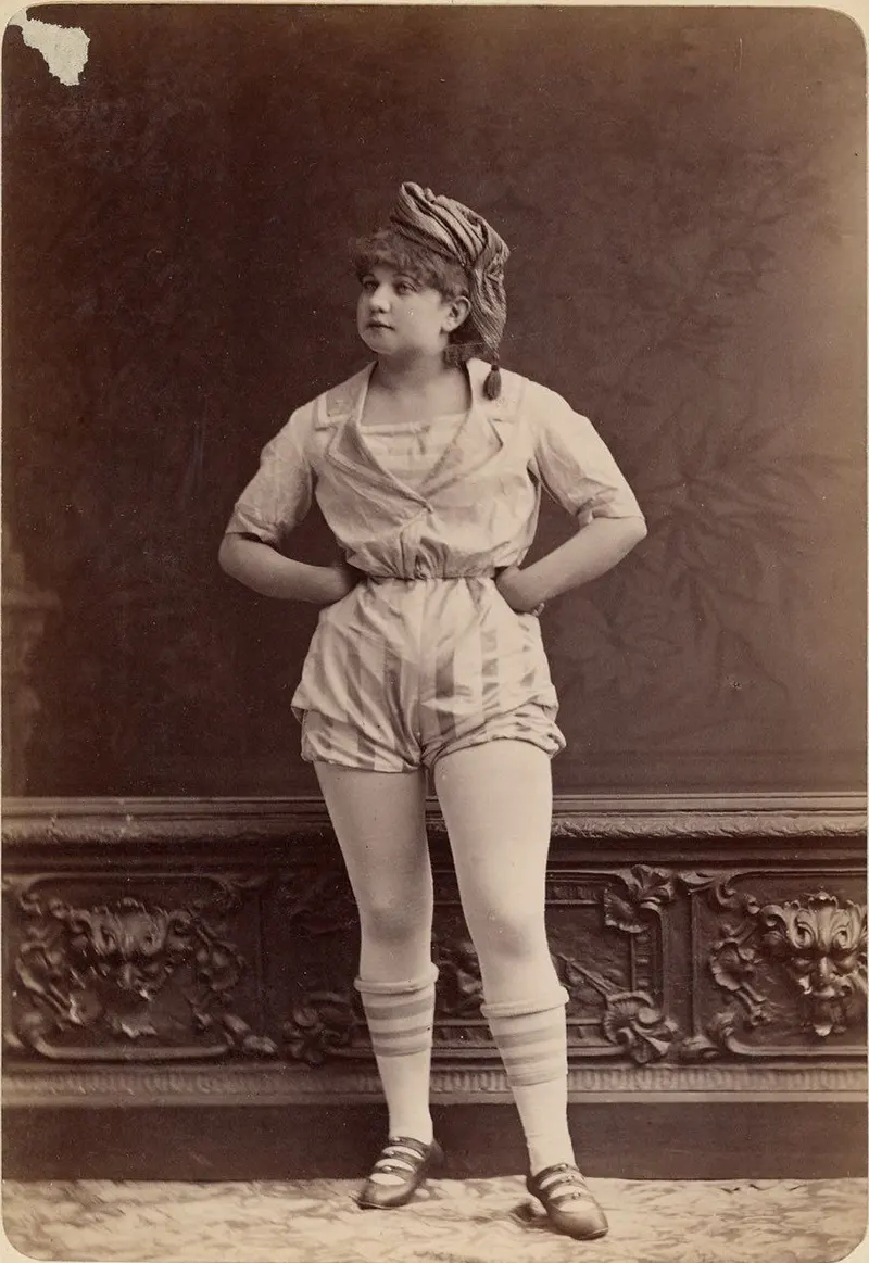 Victorian burlesque dancers photos