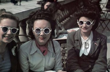 Color photos of German-occupied Paris during World War II, 1940s