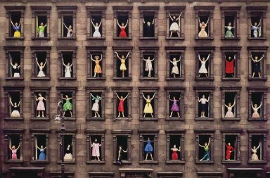 The story behind Ormond Gigli’s “Girls in the Windows” iconic photograph, 1960