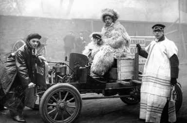 The early automobilist fashion was made up of heavy coats and goggles, 1900-1910
