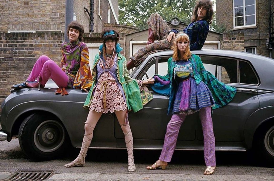 These Color Photos Capture The Psychedelic Hippie Fashion In London During The 1960s Rare