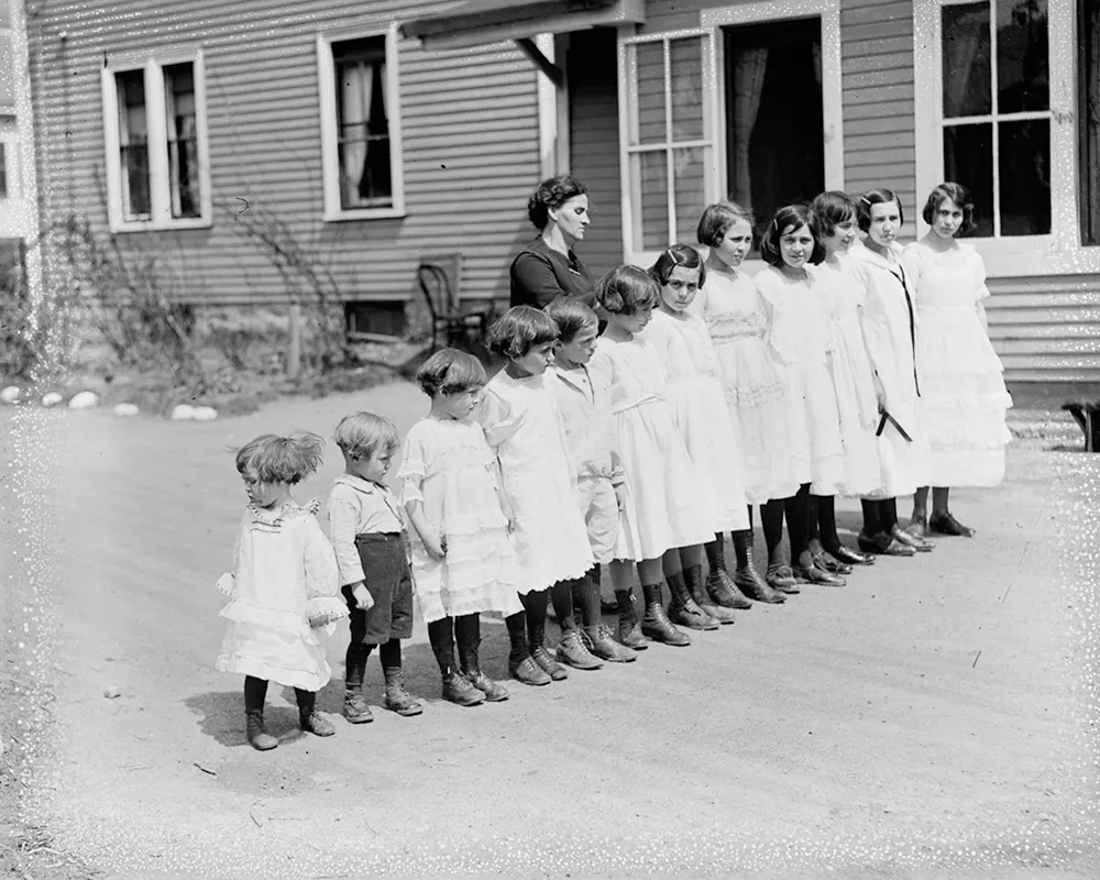noonan family with thirteen children