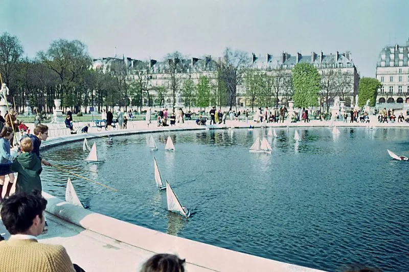 Vintage Color Photos Paris Street Scenes 1960s