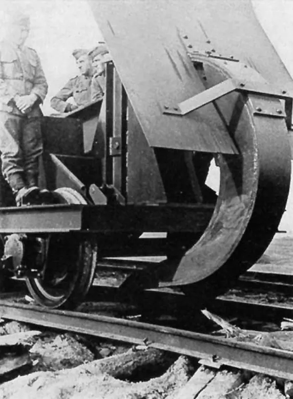 Schwellenpflug to destroy rail tracks 