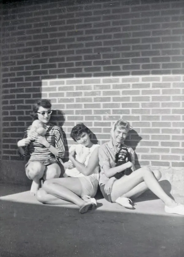 vintage photos teenage girls fashion 1950s