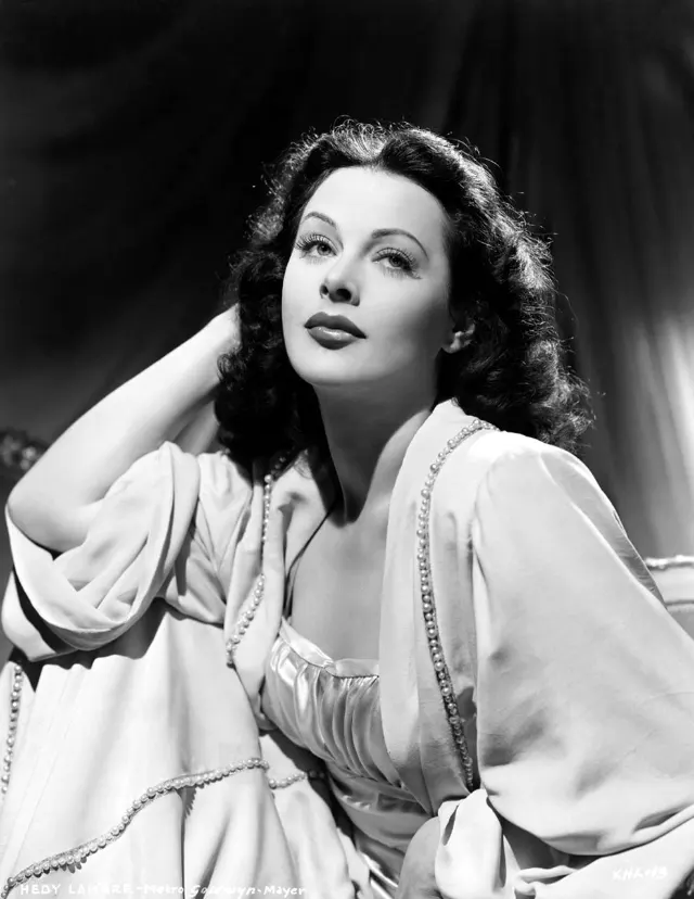 Young Hedy Lamarr Like You’ve Never Seen Her Before: Stunning Photos