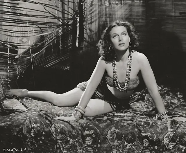 Young Hedy Lamarr Like You’ve Never Seen Her Before: Stunning Photos