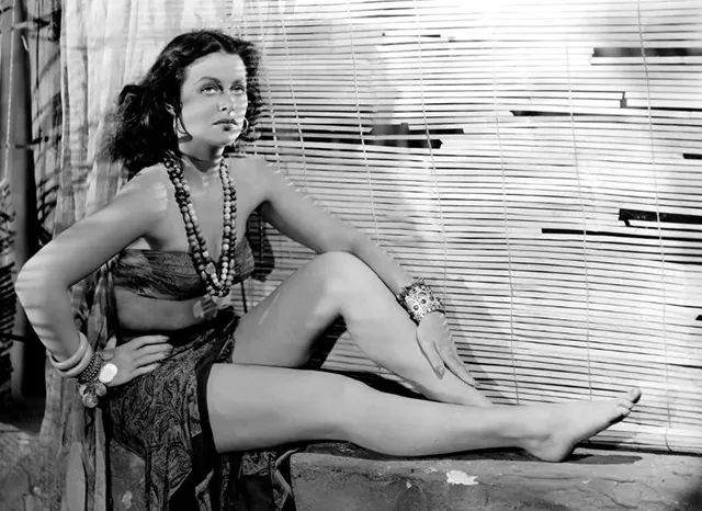 Young Hedy Lamarr Like You’ve Never Seen Her Before: Stunning Photos