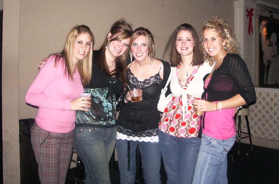 How People Really Dressed in the 2000s: A Photographic Flashback