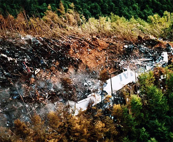 Photos from Japan Airlines Flight 123