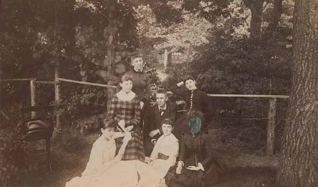 Unfriending Before the Internet Photos