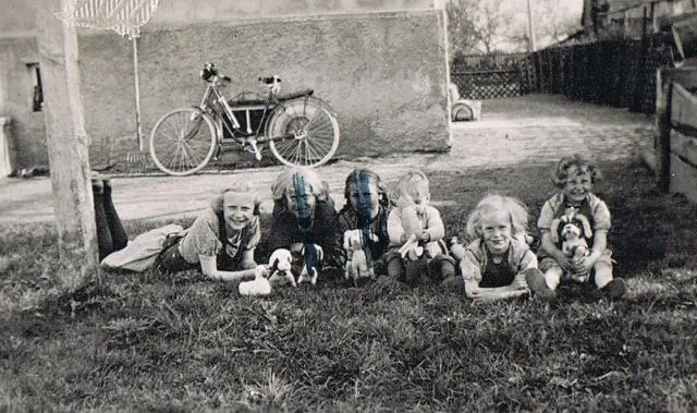 Unfriending Before the Internet Photos