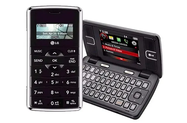 Remembering the 2000s Cell Phone Era Photos