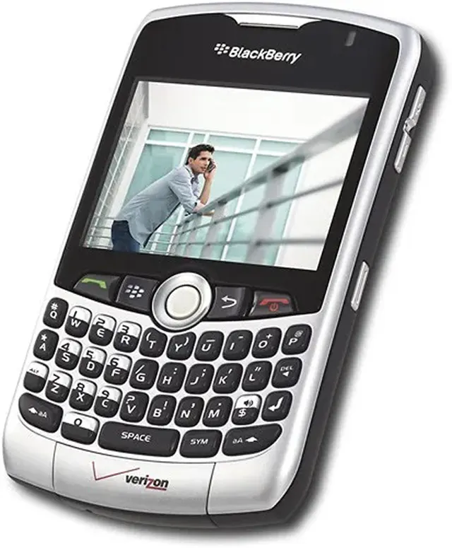 Remembering the 2000s Cell Phone Era Photos