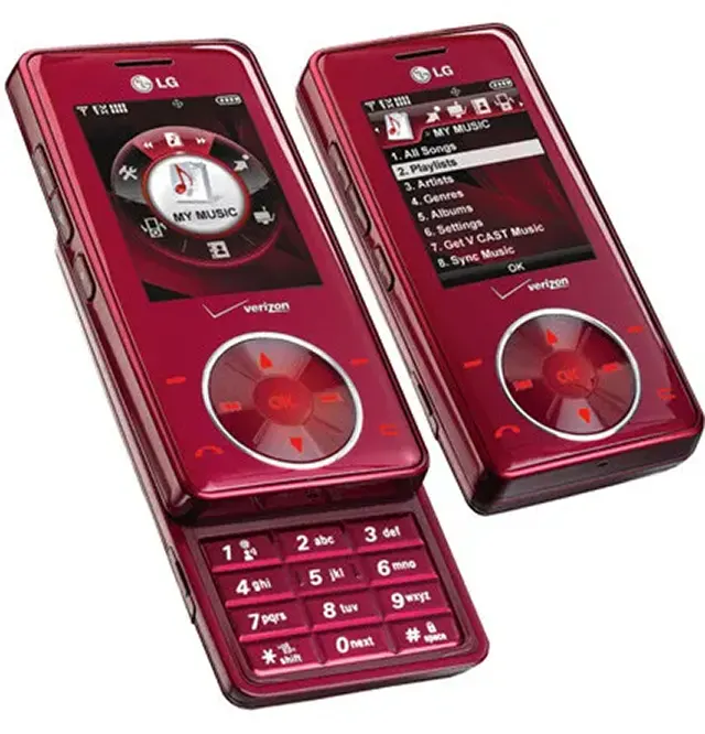Remembering the 2000s Cell Phone Era Photos