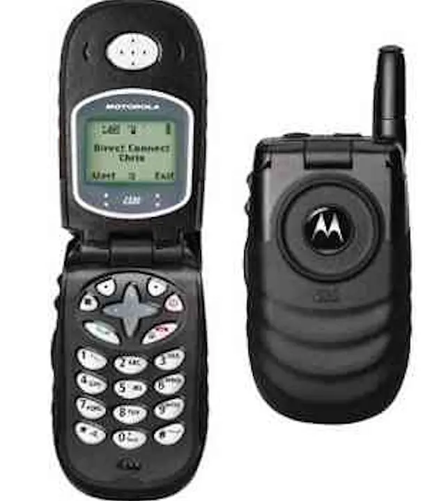 Remembering the 2000s Cell Phone Era Photos