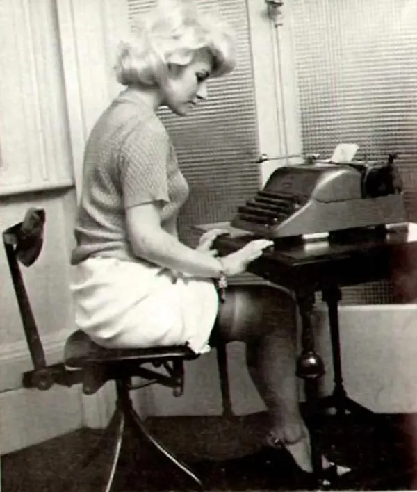Vintage Photos Secretaries