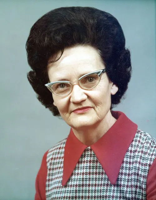 Studio Portraits of Couples and Families From the 1960s