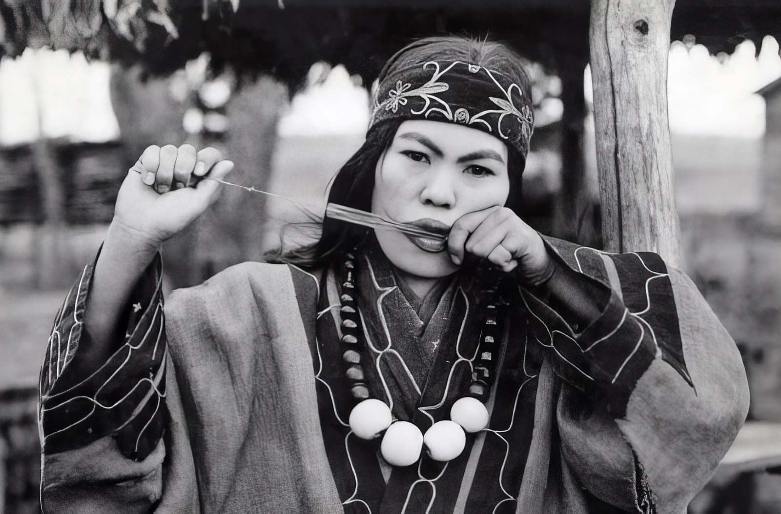 Rare Old Photos Reveal Ainu Women of Northern Japan and Their Distinctive Tattooed Lips