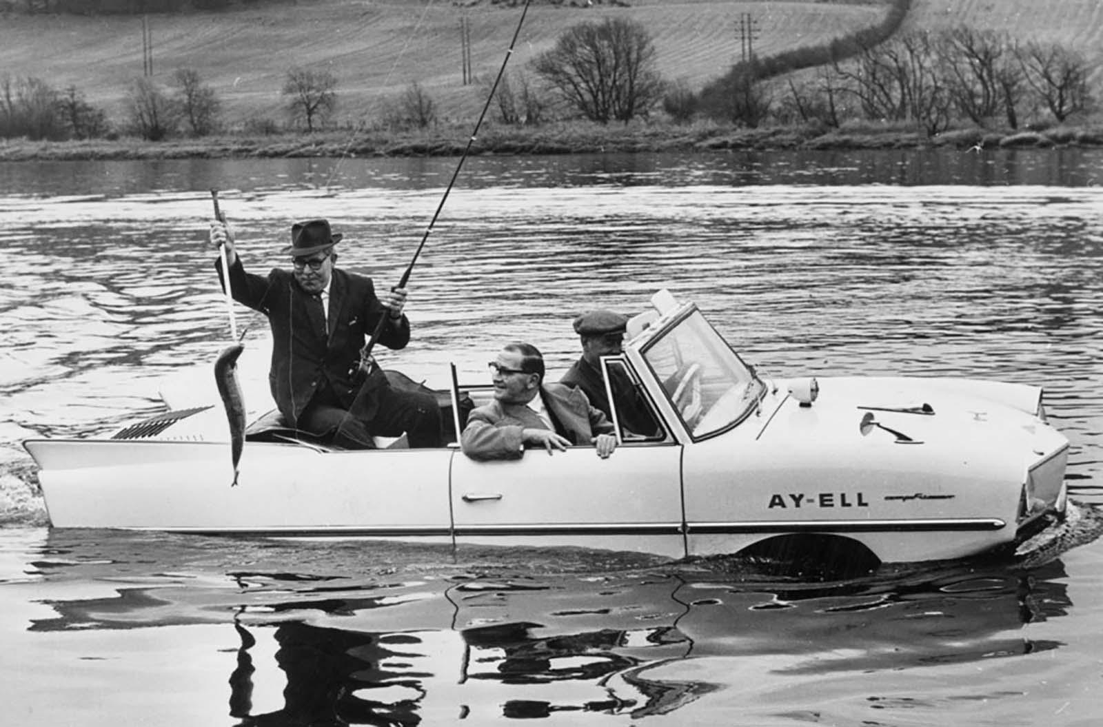 Vintage Cars That Look Almost Unreal: The Strangest Designs from the 1900s to 1960s