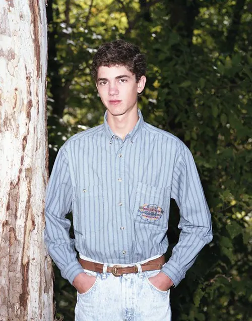 tudio Portraits Show Exactly How Young Men Dressed in the Early 1990s