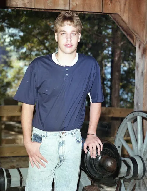 tudio Portraits Show Exactly How Young Men Dressed in the Early 1990s