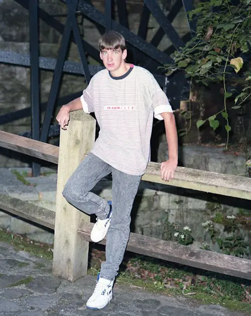 tudio Portraits Show Exactly How Young Men Dressed in the Early 1990s