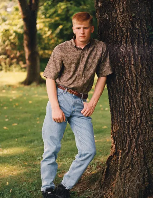 tudio Portraits Show Exactly How Young Men Dressed in the Early 1990s