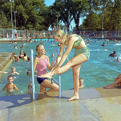 Rare 1960s Photos Offer a Fascinating Look at Swimsuit Fashion of the Era