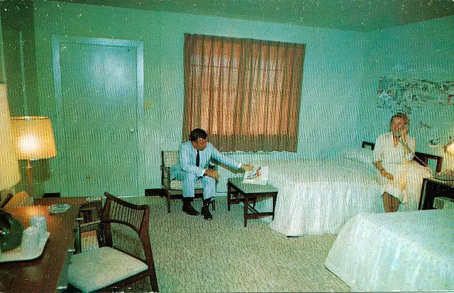 American Motel and Hotel Bedrooms Through Vintage Postcards From the 1950s and 1960s