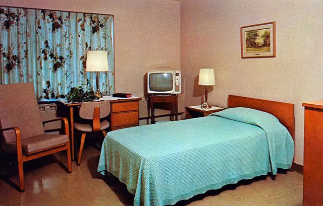American Motel and Hotel Bedrooms Through Vintage Postcards From the 1950s and 1960s