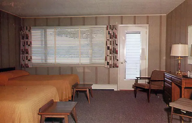 American Motel and Hotel Bedrooms Through Vintage Postcards From the 1950s and 1960s