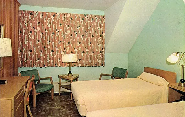 American Motel and Hotel Bedrooms Through Vintage Postcards From the 1950s and 1960s
