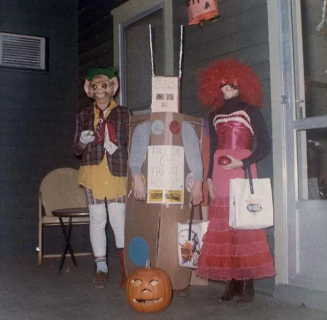 Vintage Halloween Photos Show How People Celebrated in the 1970s and 1990s