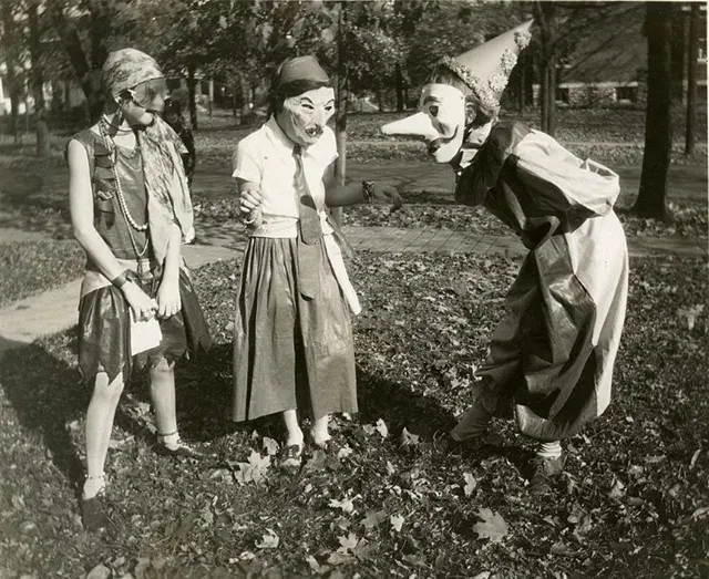 Vintage Halloween Photos Show How People Celebrated in the 1970s and 1990s