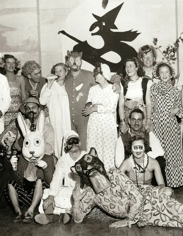 Vintage Halloween Photos Show How People Celebrated in the 1970s and 1990s