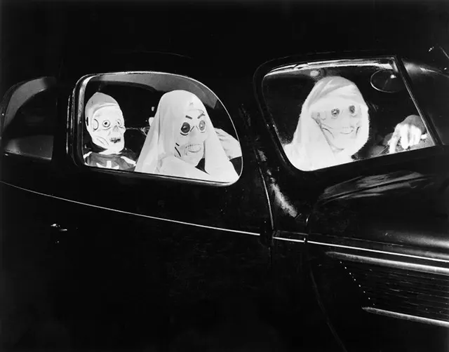 Vintage Halloween Photos Show How People Celebrated in the 1970s and 1990s