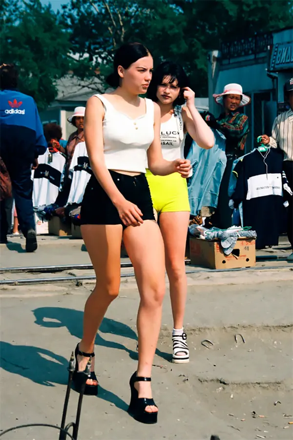 Vintage Photos Show the Street Fashion of Young Russian Women in the 1990s