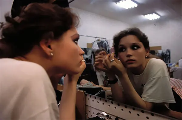 Vintage Photos Show the Street Fashion of Young Russian Women in the 1990s